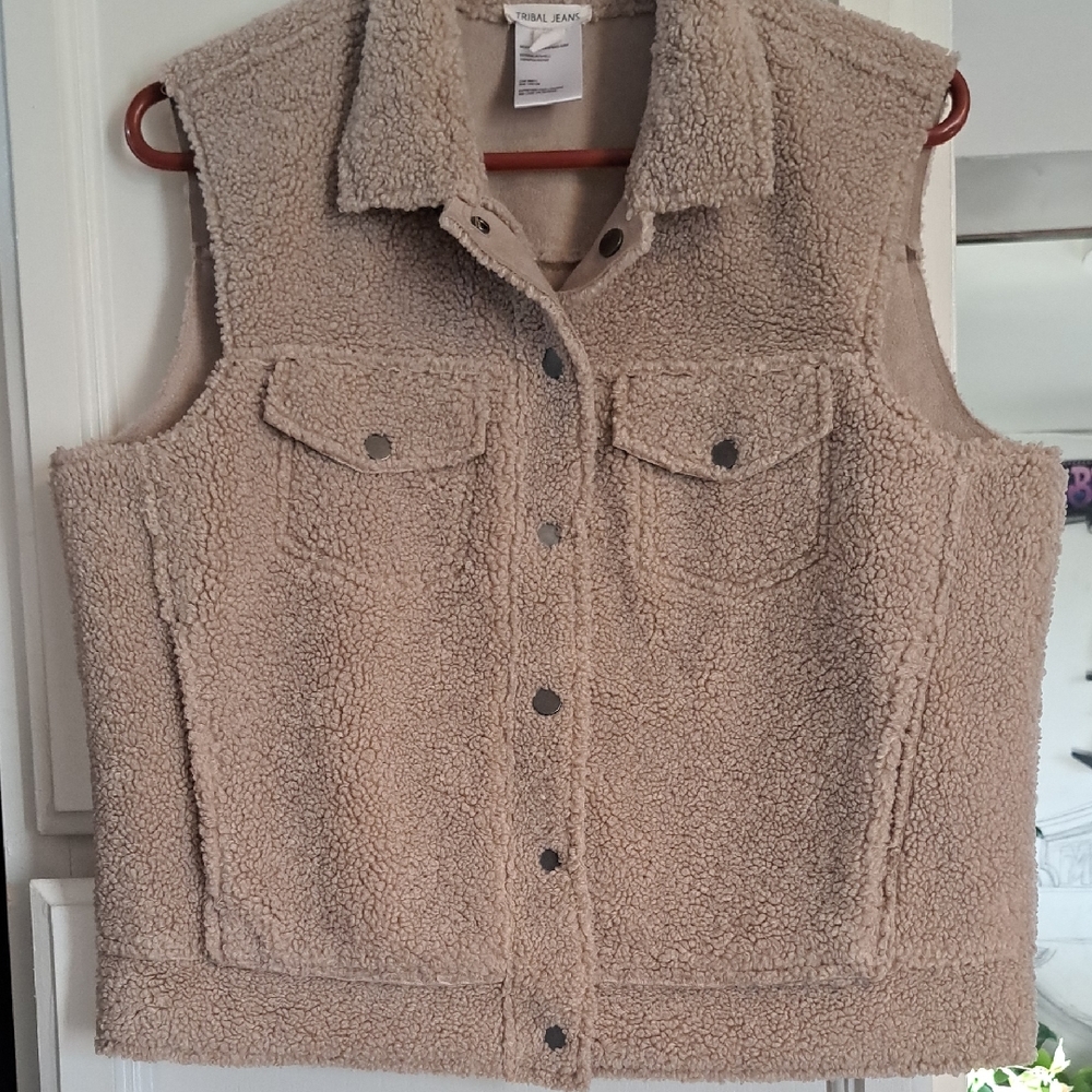 Women's Tan Sherpa Vest
